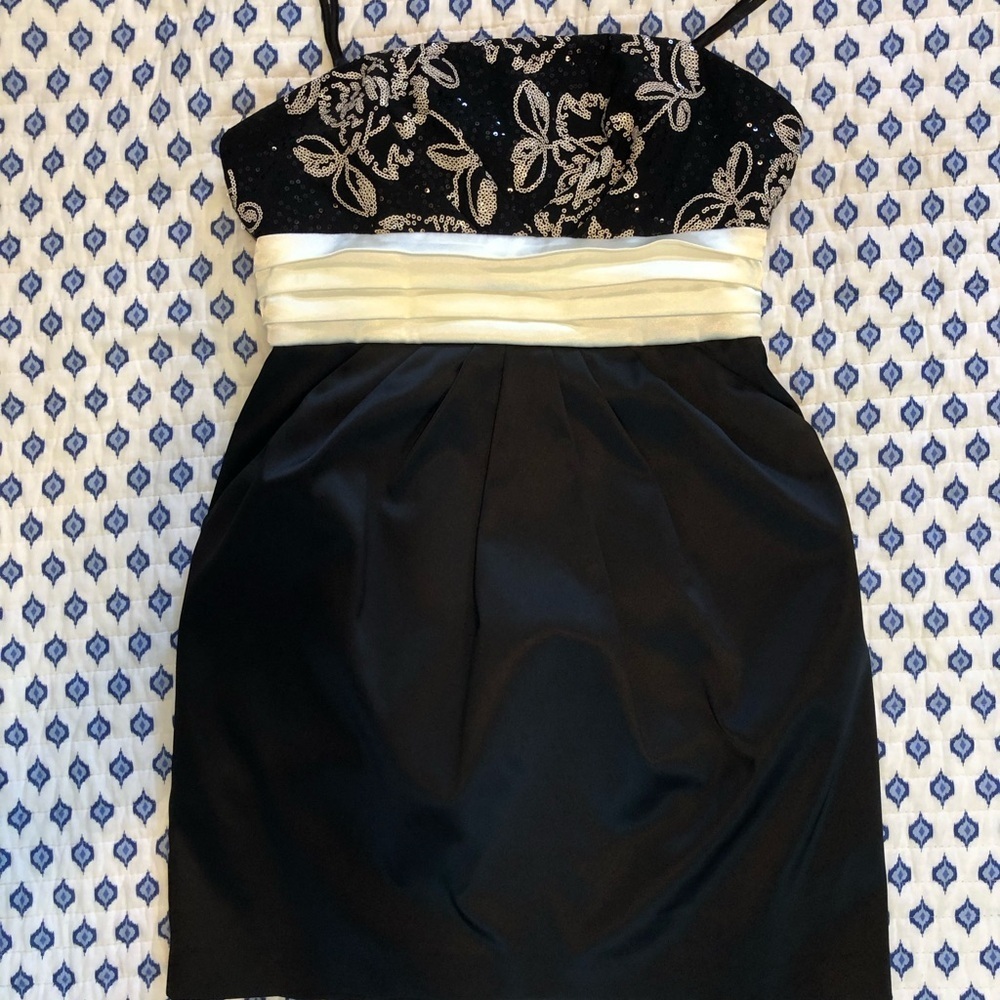 Elegant Black and Cream satin Women's mini Dress S/P